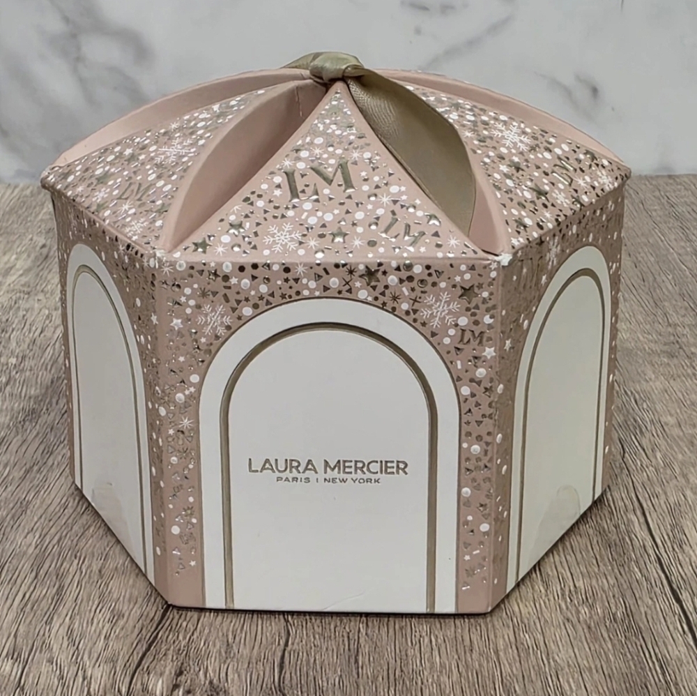 Laura Mercier Divinely Flawless Translucent Loose Setting Powder And Puff NEW